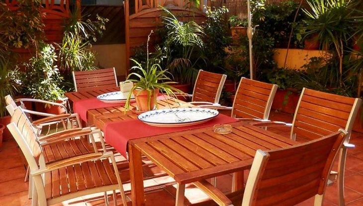 albergue Central Garden terraza